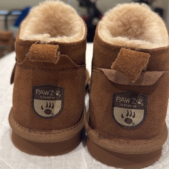 Size 7 ankle bear paw boots - Picture 3 of 4